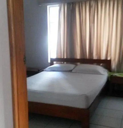 Edificio Escape Plaza Apartment