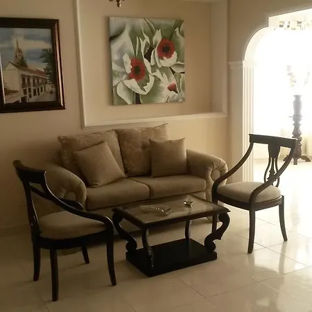 Edificio Escape Plaza Apartment
