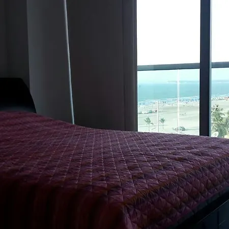 Edificio Escape Plaza Apartment